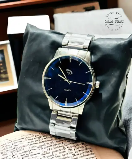 Men's Quartz Round watch with leather starp